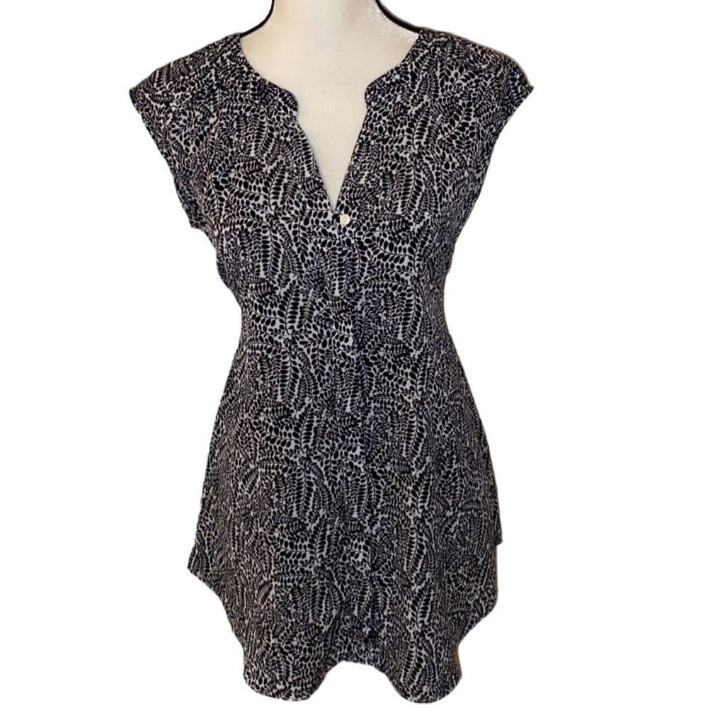 Motherhood Maternity Black and White Printed Cap-Sleeve Maternity Top